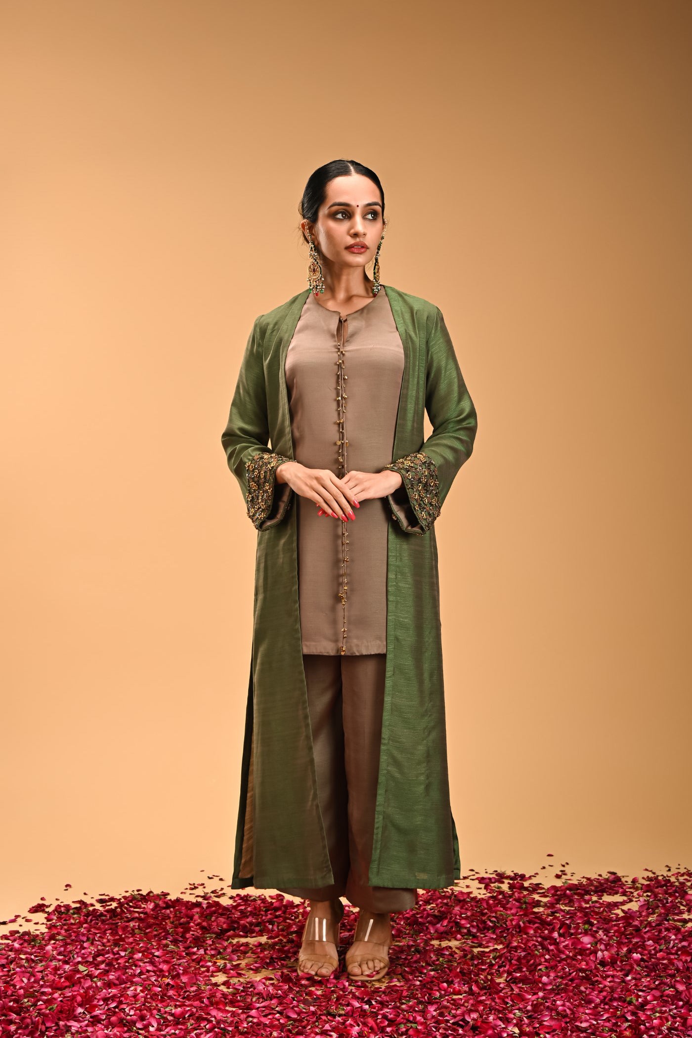 Suchi set Green & pink Silk Kurta with Pants and Cape