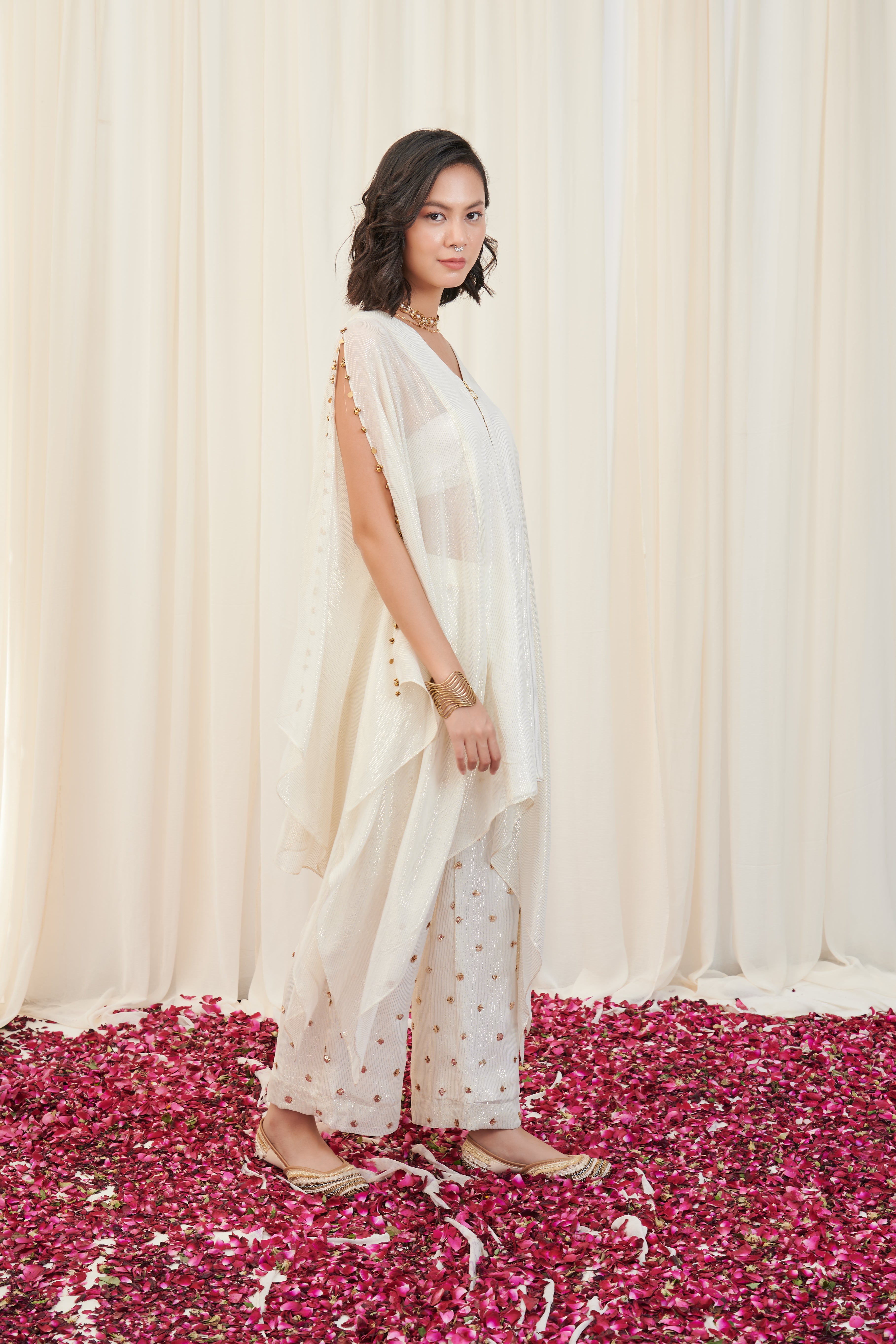 Koorm Off white Lurex georegette Kurta with Pants